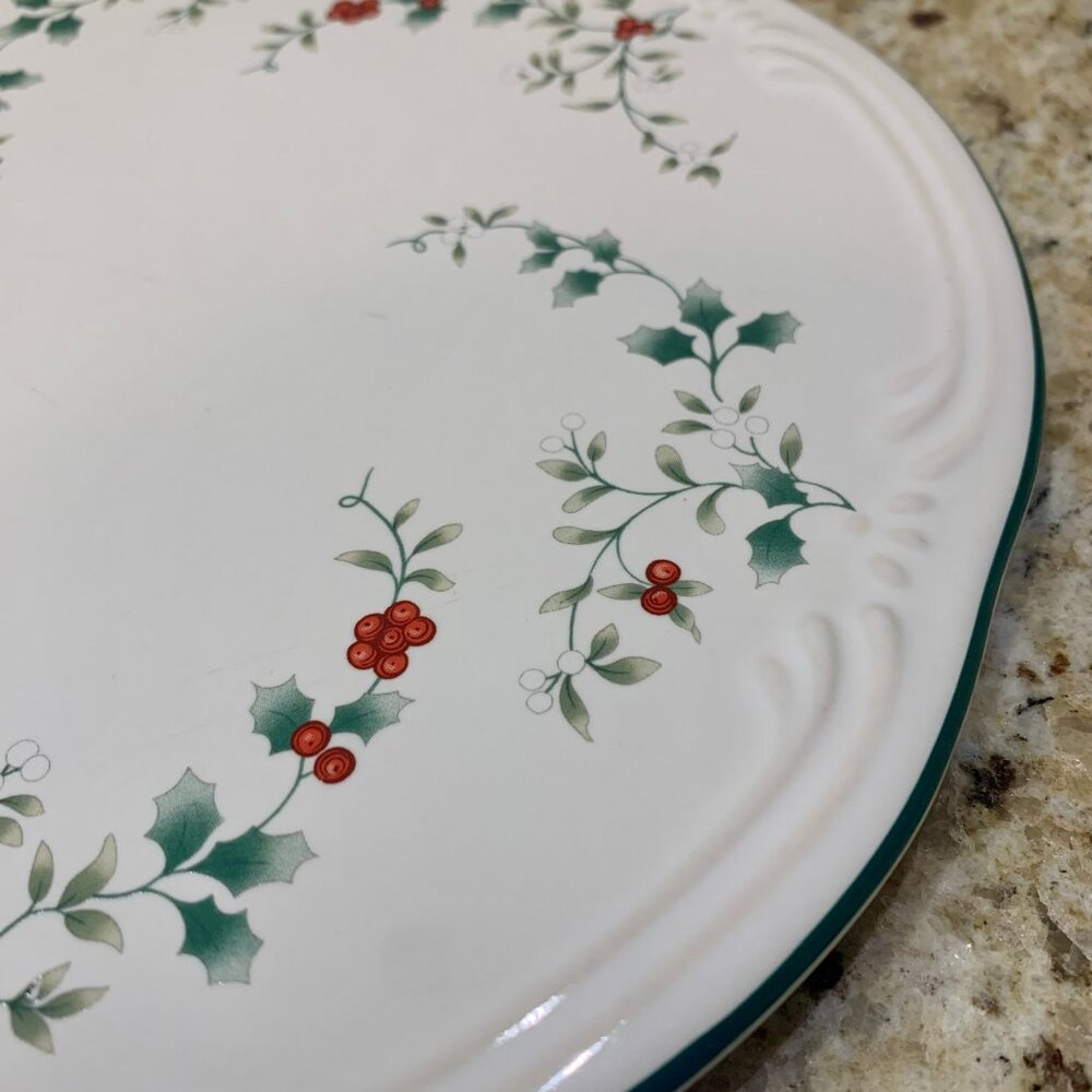 Pfaltzgraff Winterberry Cheese Tray with matching knife - Picture 5 of 10